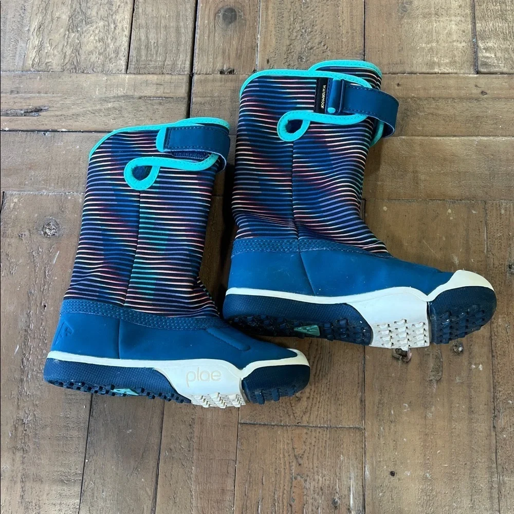 Plae Thandi titanium quartz waterproof winter boots kids size 8 blue stripes